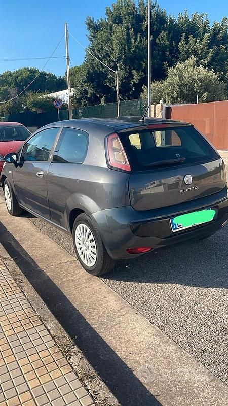 Usata Fiat Punto Evo 69 CV (50 kW) 2011 Grigio Utilitaria