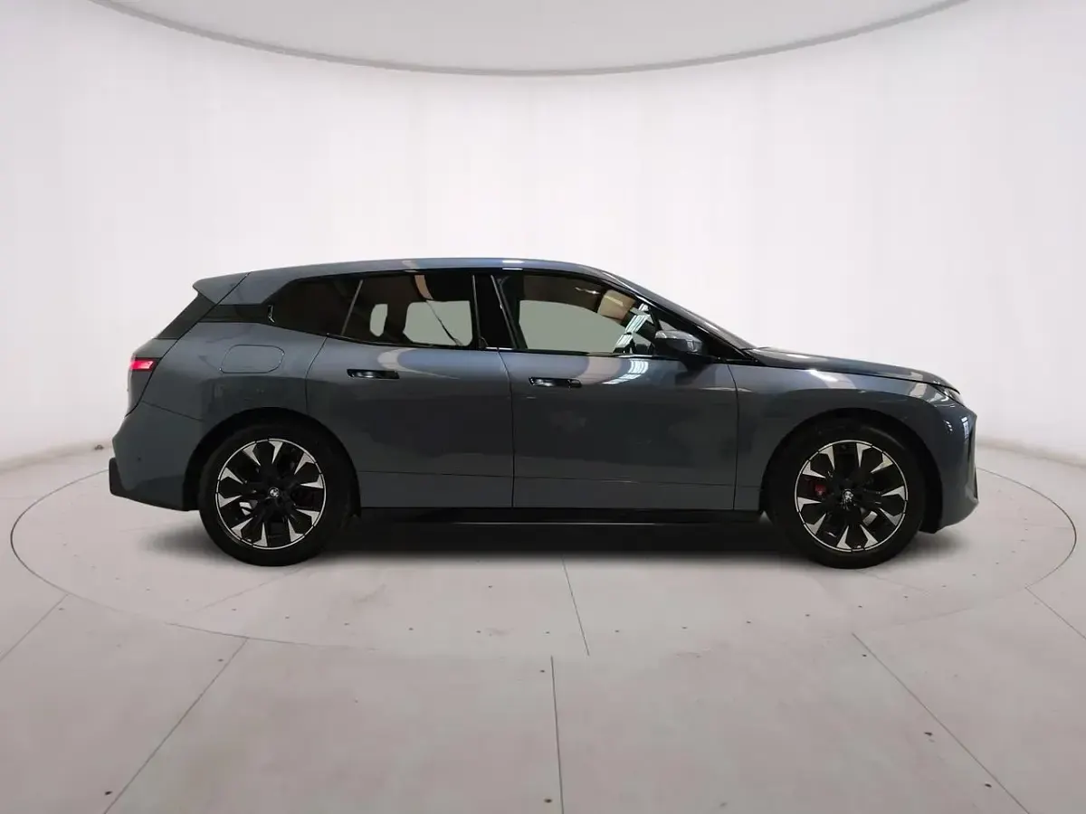 Nuova BMW iX M Sport 134 kW (183 CV) 2025 Grigio SUV