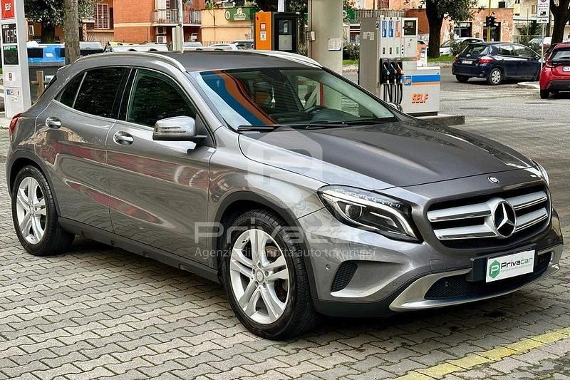 Usata Mercedes GLA200 136 CV (100 kW) 2015 Grigio SUV