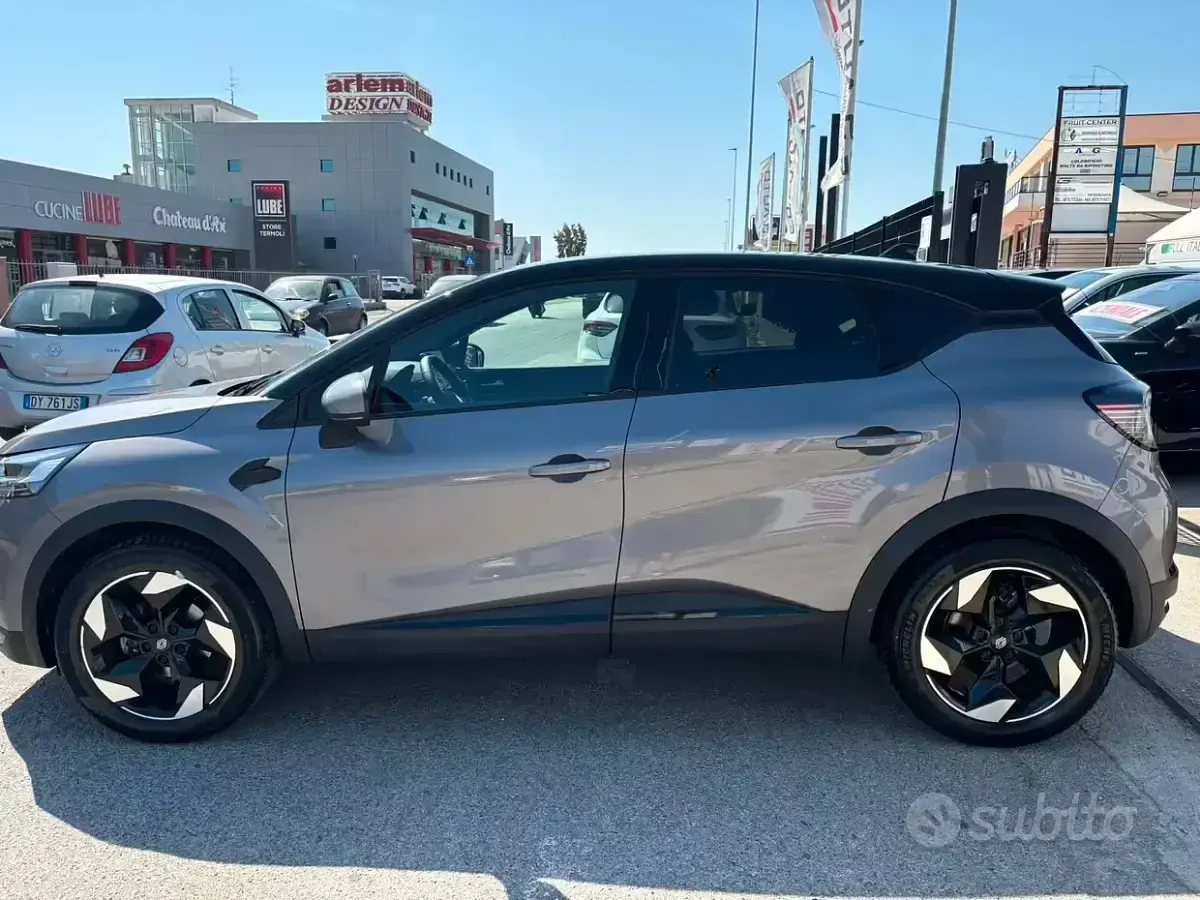 Usata Renault Captur Techno 91 CV (66 kW) 2025 Grigio SUV