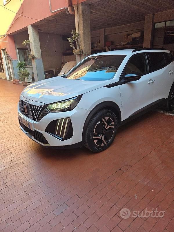 Usata Peugeot 2008 Allure 100 CV (73 kW) 2024 Bianco SUV
