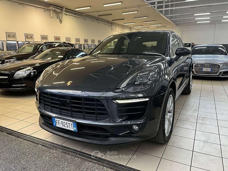 Grigio Usata 2016 Porsche Macan SUV | 27.900 € (Ottimo prezzo) - Immagine 1/4