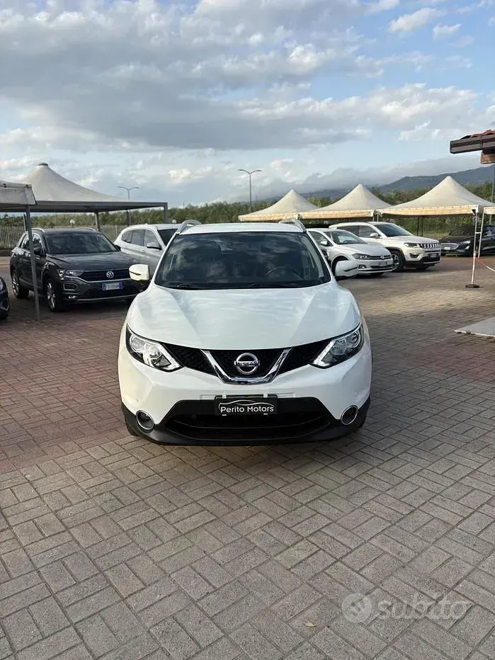 Usata Nissan Qashqai Tekna 110 CV (80 kW) 2015 Bianco SUV