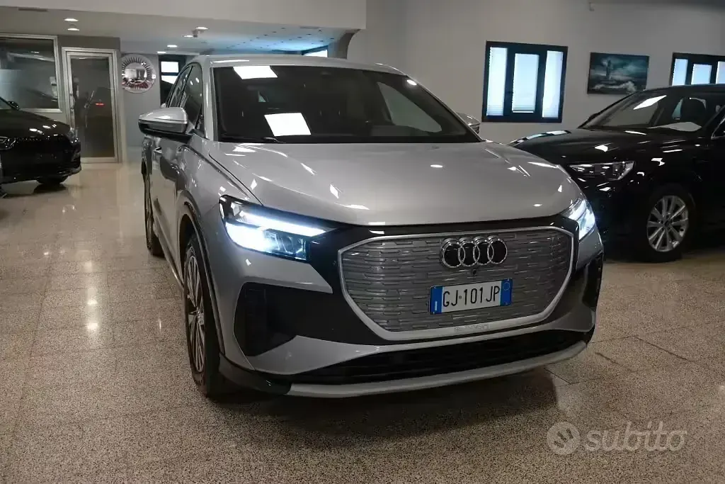 Usata Audi Q4 e-tron Business 77 kW (105 CV) 2022 Grigio SUV