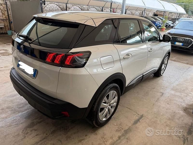 Usata Peugeot 3008 Active 130 CV (95 kW) 2022 Bianco SUV