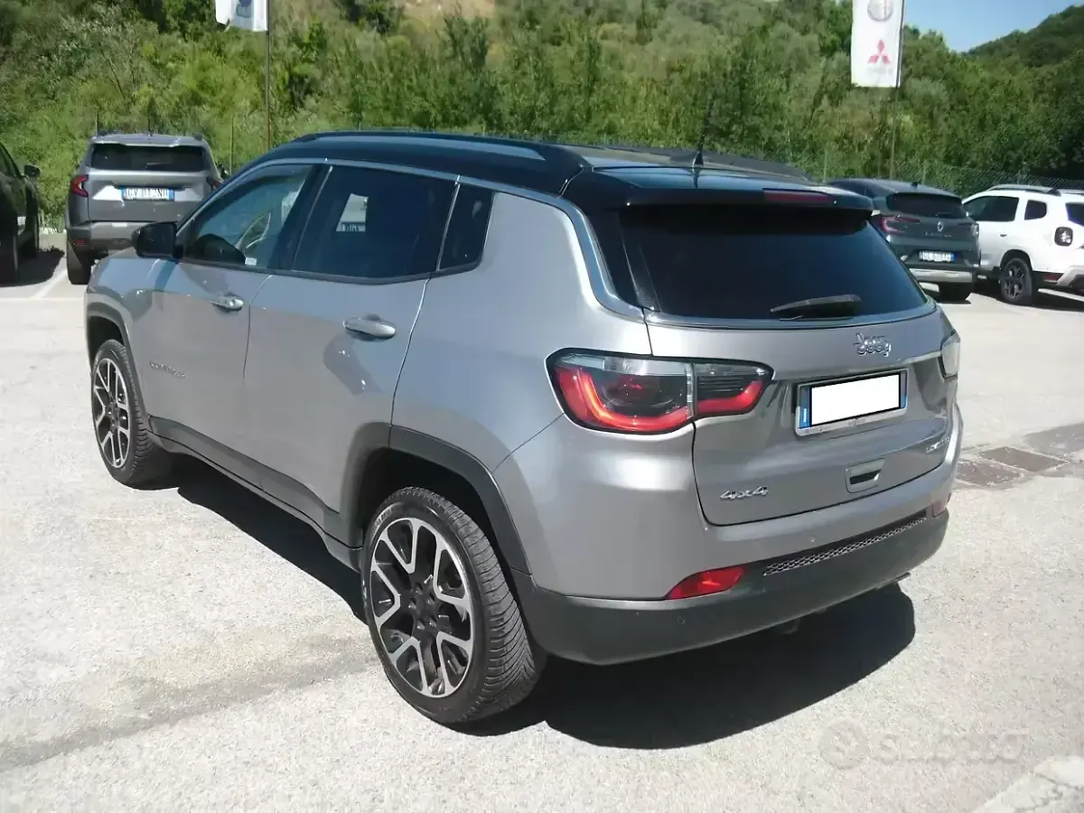 Usata Jeep Compass Limited 140 CV (102 kW) 2017 Grigio SUV