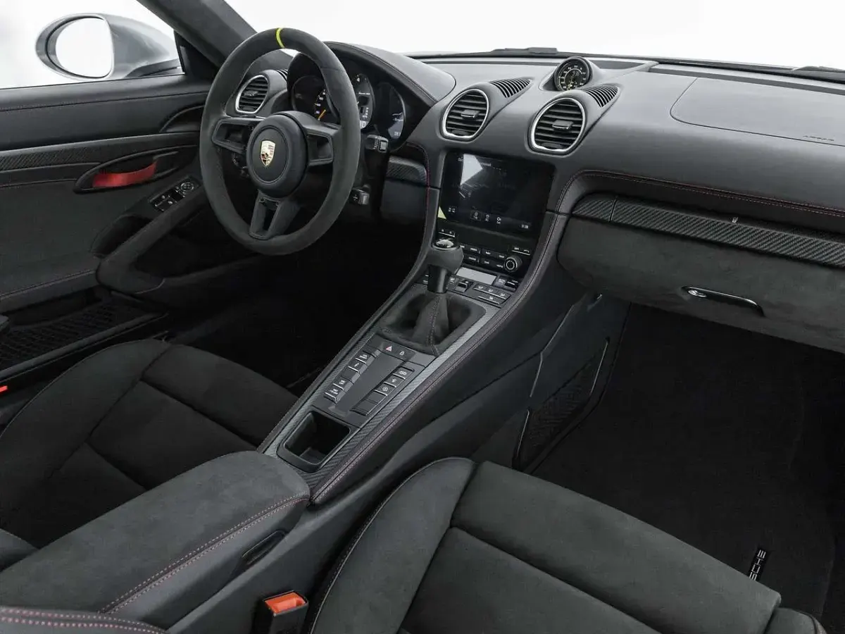Nuova Porsche Boxster 500 CV (367 kW) 2026 Argento gt metallizzato/capote