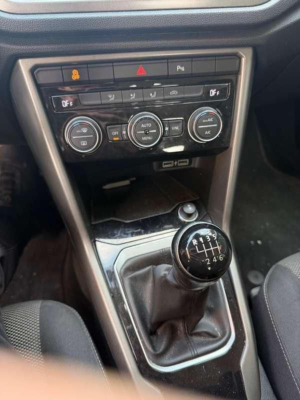 Usata VW T-Roc Business 116 CV (85 kW) 2021 SUV