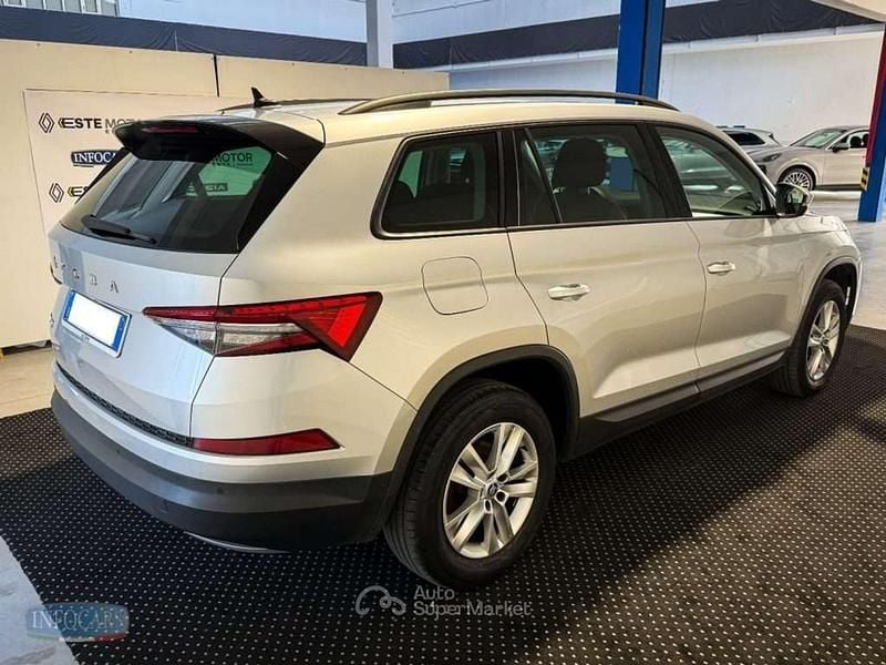 Käytetty Skoda Kodiaq Executive 150 HP (110 kW) 2023 Hopea Katumaasturi