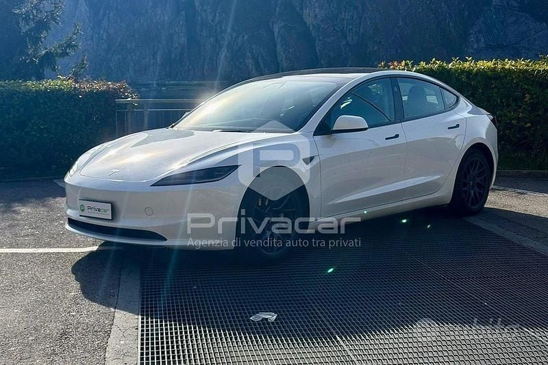 Usata Tesla Model 3 RWD 208 kW (283 CV) 2024 Bianco Berlina