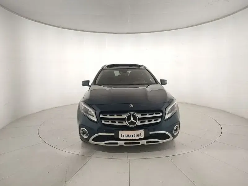 Usata Mercedes GLA200 136 CV (100 kW) 2019 Blu SUV