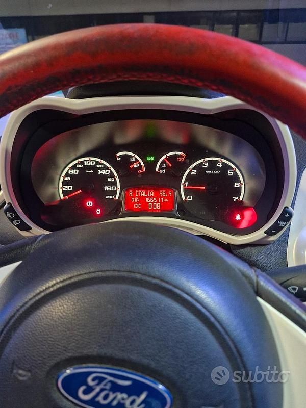 Usata Ford Ka 69 CV (50 kW) 2010 Rosso Utilitaria