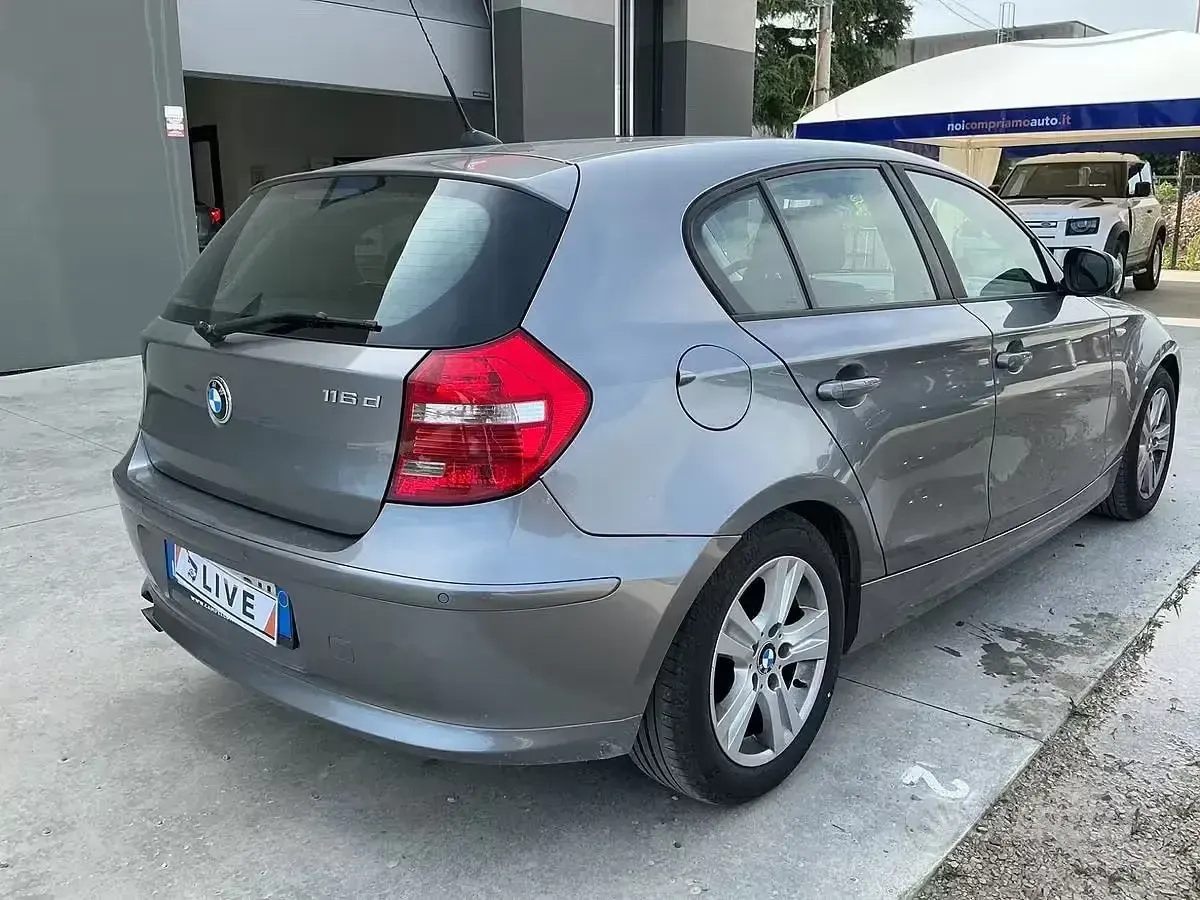 Usata BMW 116 116 CV (85 kW) 2011 Grigio Utilitaria