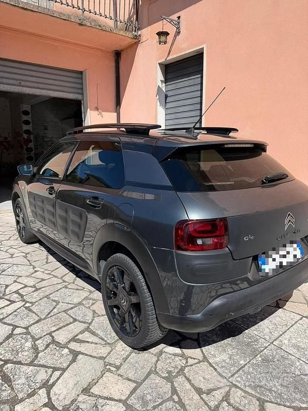 Usata Citroën C4 99 CV (72 kW) 2017 Verde SUV