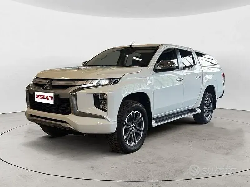 Usata Mitsubishi L200 Invite 150 CV (110 kW) 2022 Pick-up