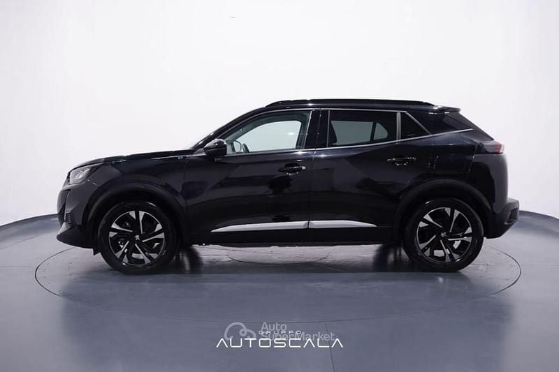 Usata Peugeot e-2008 Allure 56 kW (77 CV) 2021 Nero perla SUV
