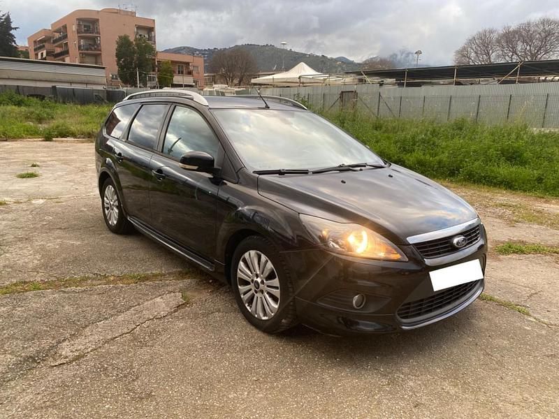 Usata Ford Focus 115 CV (84 kW) 2011 Nero Station wagon
