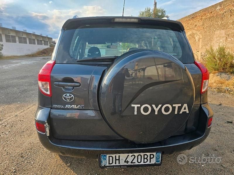 Nero Usata 2007 Toyota RAV4 SUV | 3500 € (Super prezzo) - Immagine 1/4