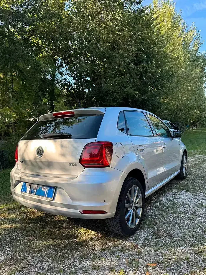 Usata VW Polo 75 CV (55 kW) 2016 Grigio Berlina