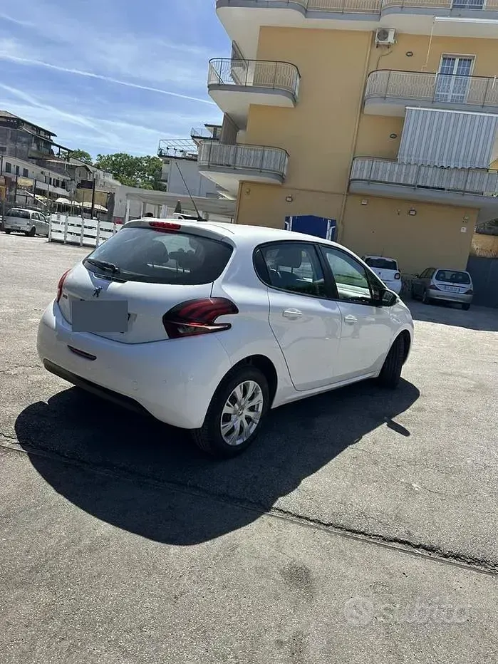 Usata Peugeot 208 92 CV (67 kW) 2018 Bianco Utilitaria