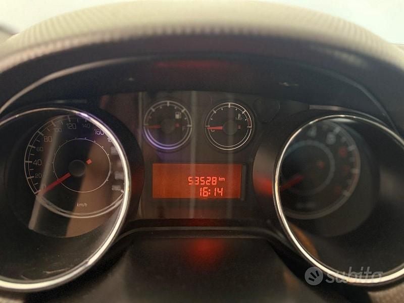 Usata Fiat Bravo Dynamic 90 CV (66 kW) 2007 Oro Utilitaria