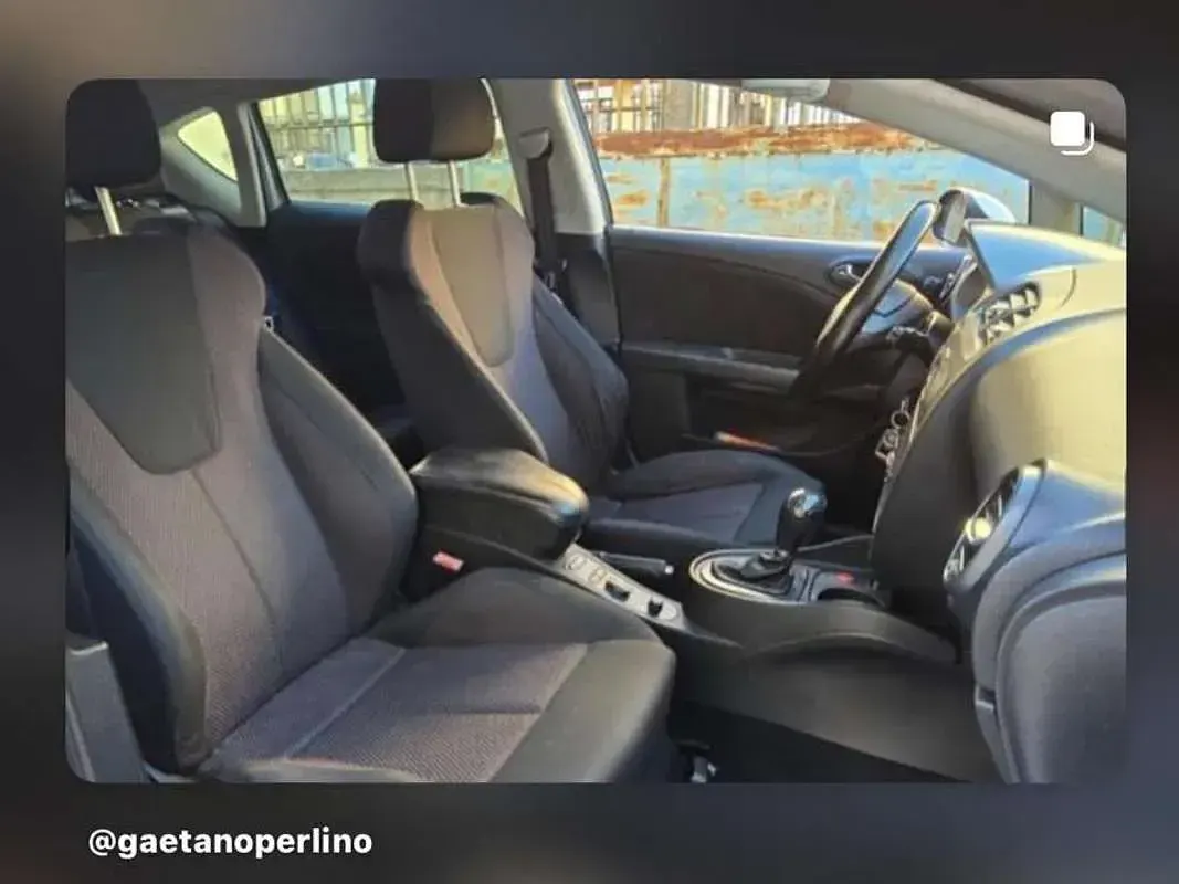 Usata Seat Leon Stylance 105 CV (77 kW) 2008 Argento Utilitaria