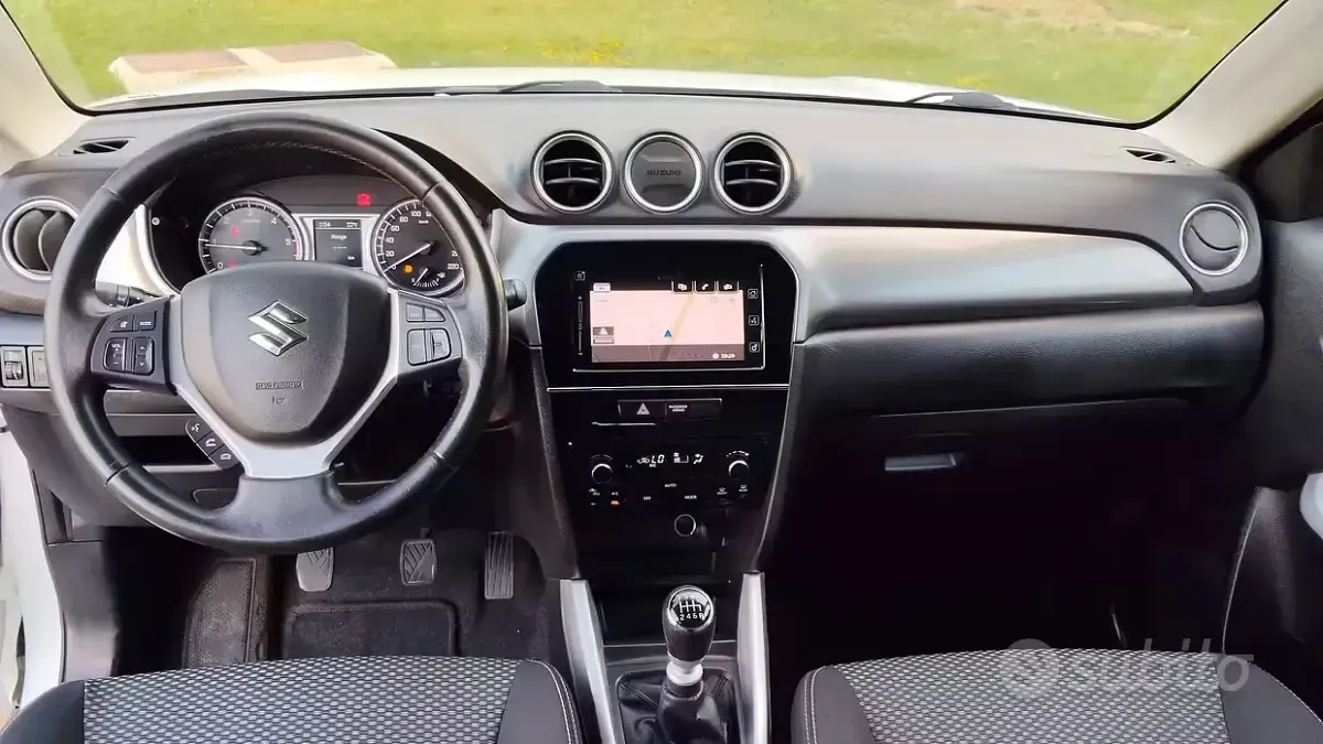 Usata Suzuki Vitara 120 CV (88 kW) 2018 Bianco SUV