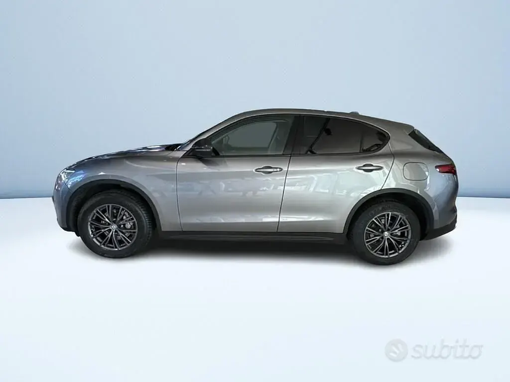 Usata Alfa Romeo Stelvio Executive 210 CV (154 kW) 2017 Grigio SUV