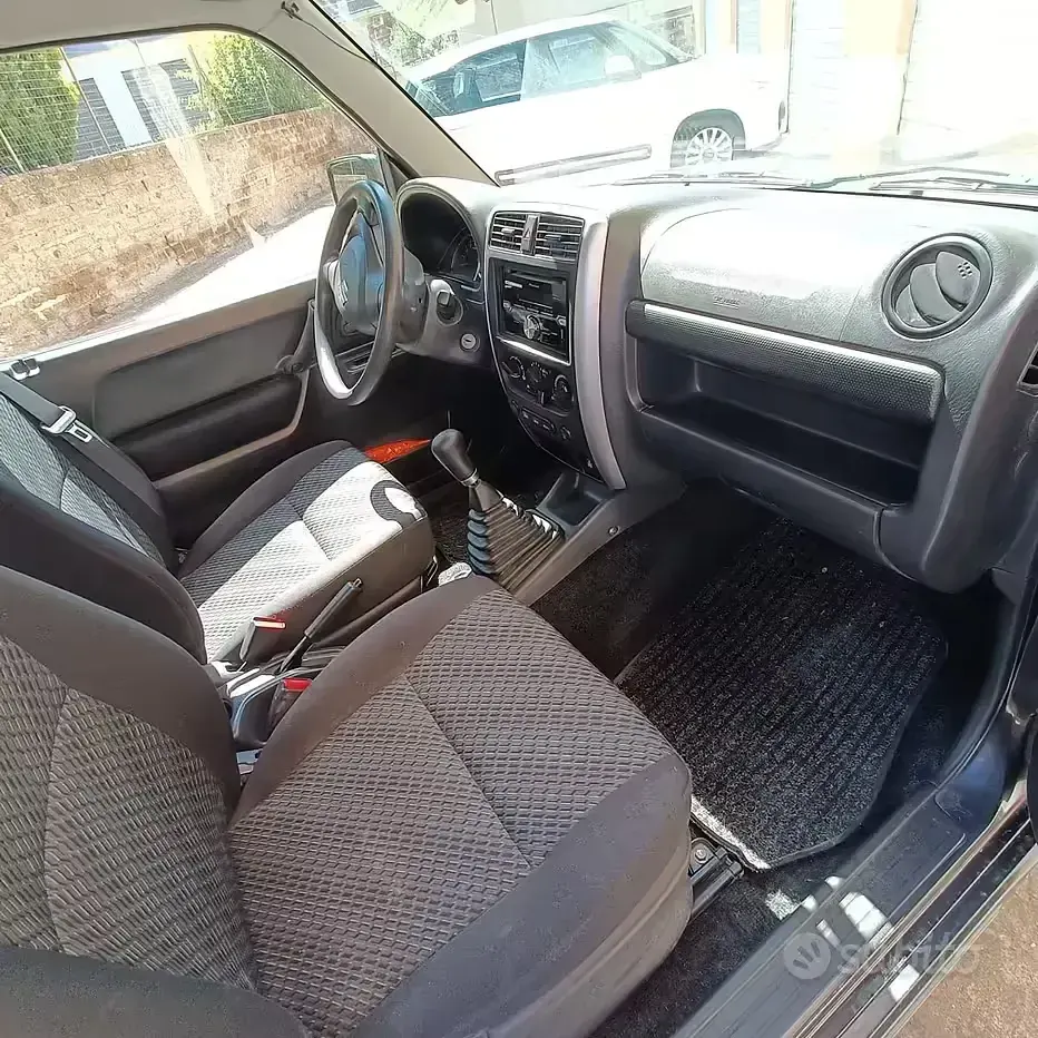 Usata Suzuki Jimny 85 CV (62 kW) 2015 SUV