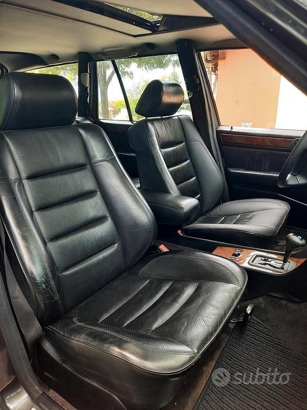 Usata Mercedes 200 Sportline 135 CV (99 kW) 1993 Nero Station wagon