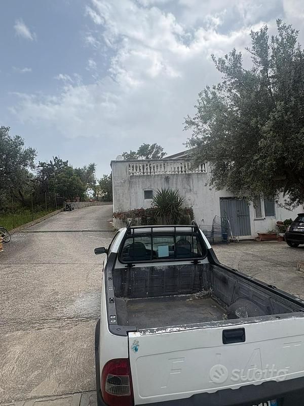 Usata Fiat Strada 69 CV (50 kW) 2000 Bianco Pick-up