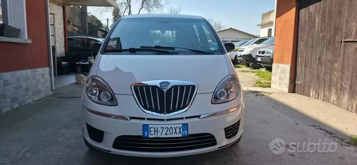 Usata Lancia Musa 77 CV (56 kW) 2011 Monovolume