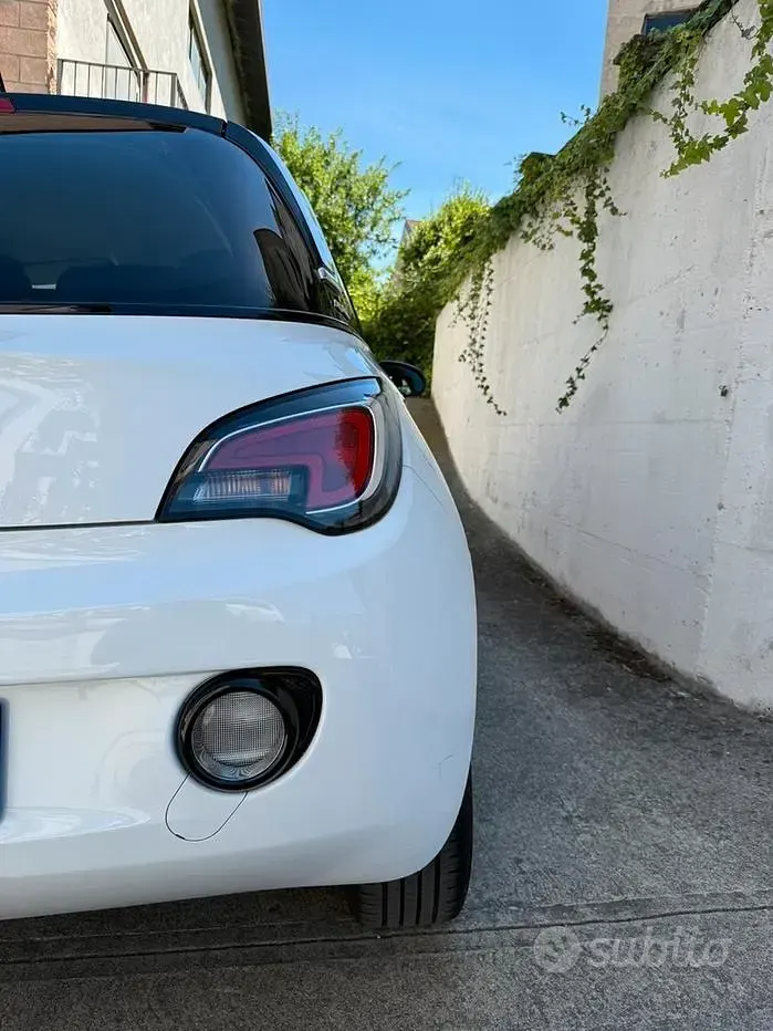 Usata Opel Adam 101 CV (74 kW) 2017 Utilitaria