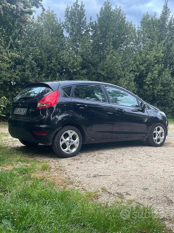 Usata Ford Fiesta 2012 Nero Utilitaria