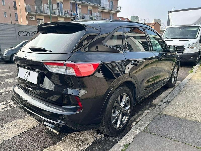 Usata Ford Kuga ST-Line 152 CV (111 kW) 2021 Agate black metallizzato SUV