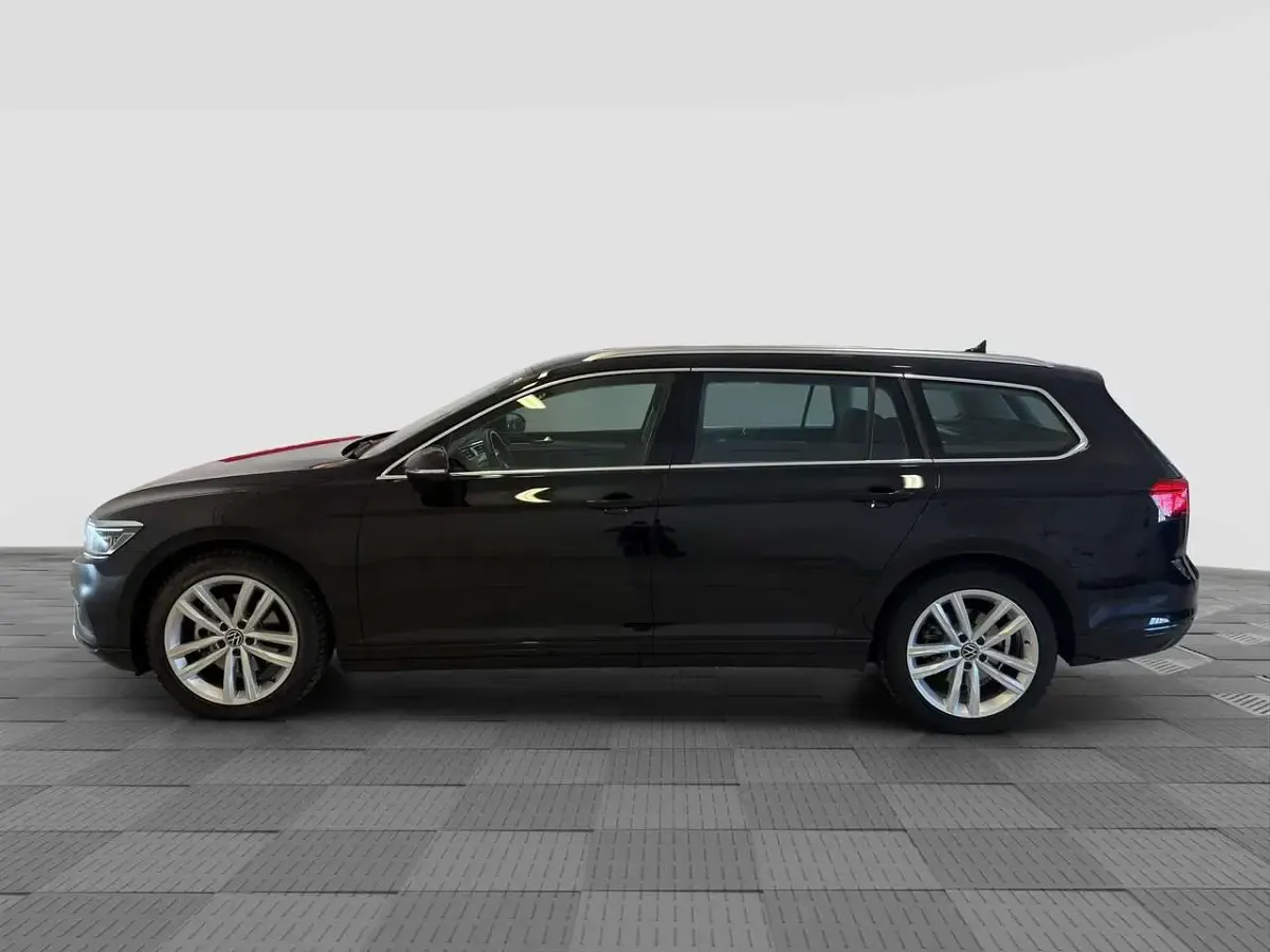 Usata VW Passat Business 150 CV (110 kW) 2024 Nero profondo Station wagon