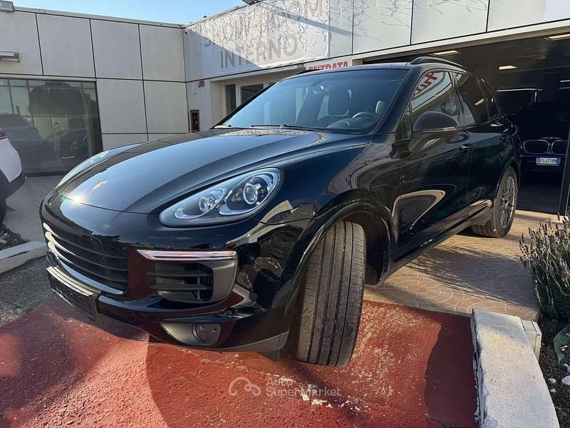 Usata Porsche Cayenne Platinum Edition 250 CV (183 kW) 2018 Nero mettalizzzato SUV