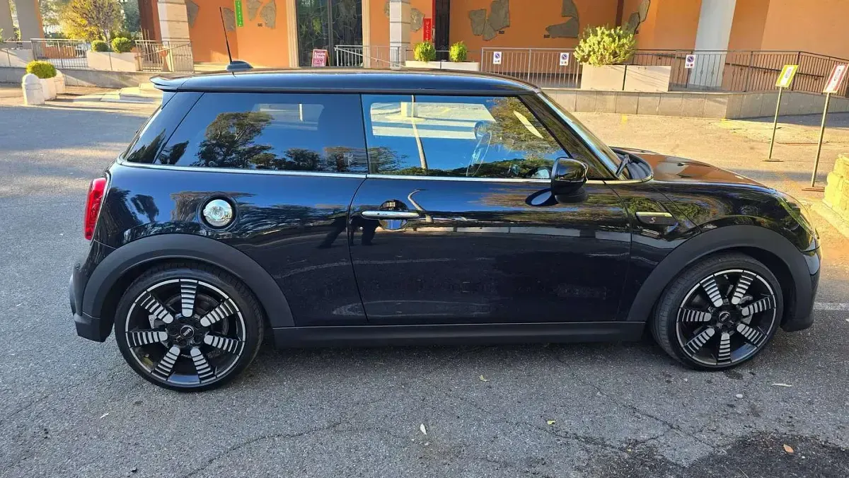 Usata Mini Cooper S 178 CV (130 kW) 2023 Blu/azzurro Utilitaria