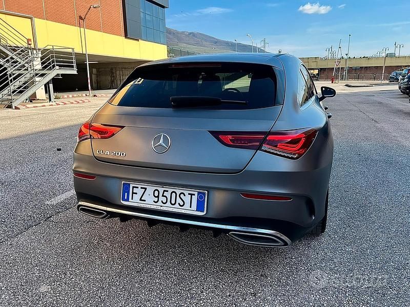 Gebraucht Mercedes CLA200 Shooting Brake AMG 163 PS (119 kW) 2019 Grau Kombi
