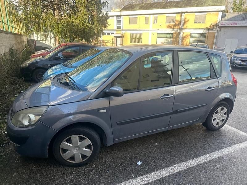 Grigio Usata 2007 Renault Scénic II Monovolume | 1499 € (Ottimo prezzo) - Immagine 1/1