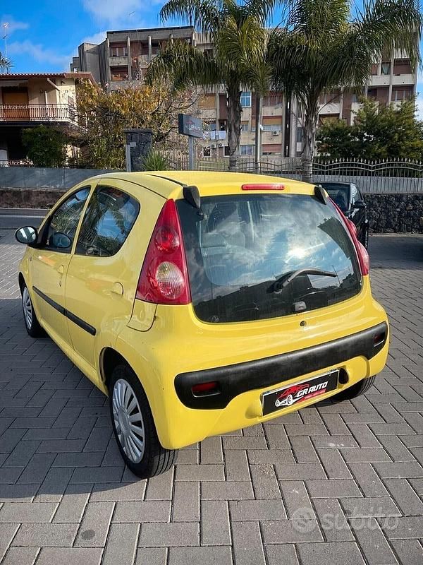 Usata Peugeot 107 54 CV (39 kW) 2007 Giallo Utilitaria