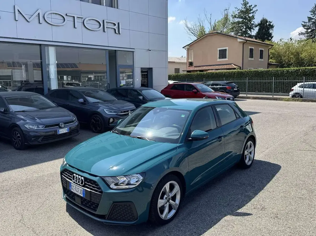 Usata Audi A1 Sportback Ambiente 110 CV (80 kW) 2020 Blu/azzurro Utilitaria