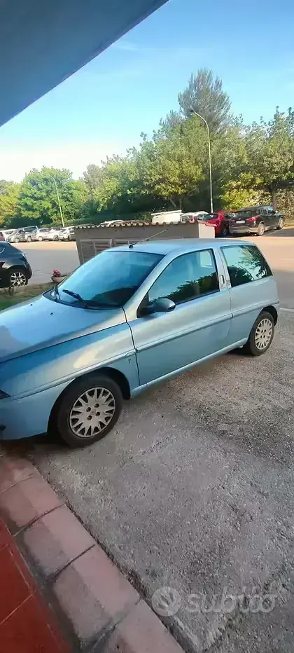 Usata Lancia Ypsilon 60 CV (44 kW) 2001 Utilitaria