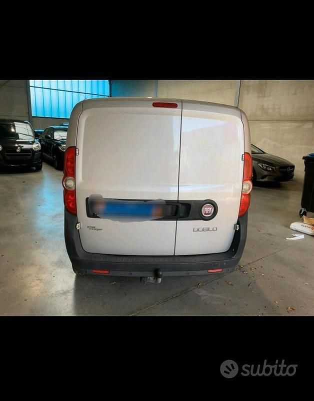 Usata Fiat Doblò 75 CV (55 kW) 2011 Bianco Monovolume