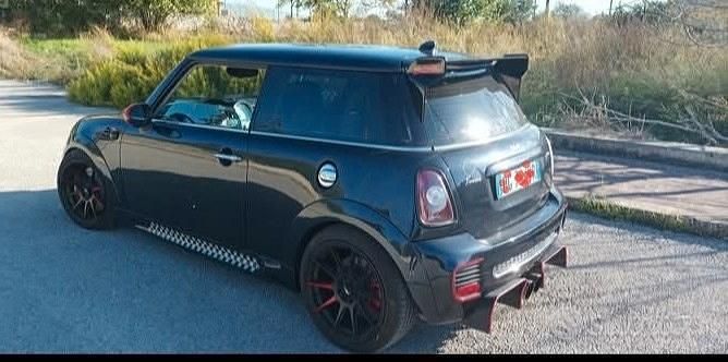 Usata Mini Cooper 250 CV (183 kW) 2007 Nero Utilitaria