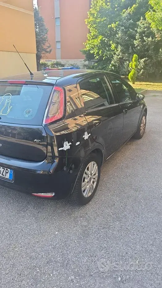 Usata Fiat Punto 105 CV (77 kW) 2014 Nero Utilitaria