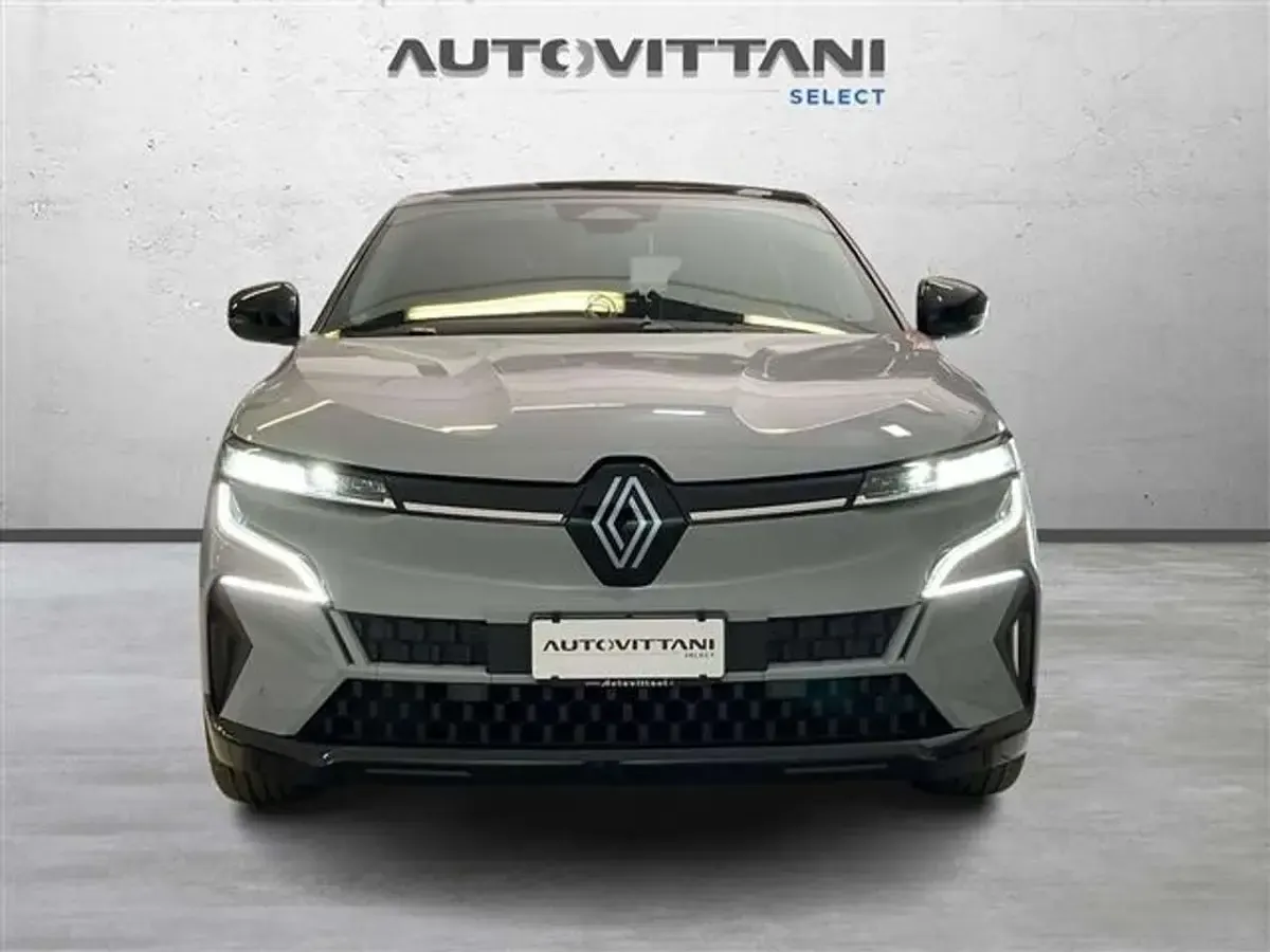 Usata Renault Megane E-Tech Techno 55 kW (75 CV) 2023 Grigio scuro Berlina