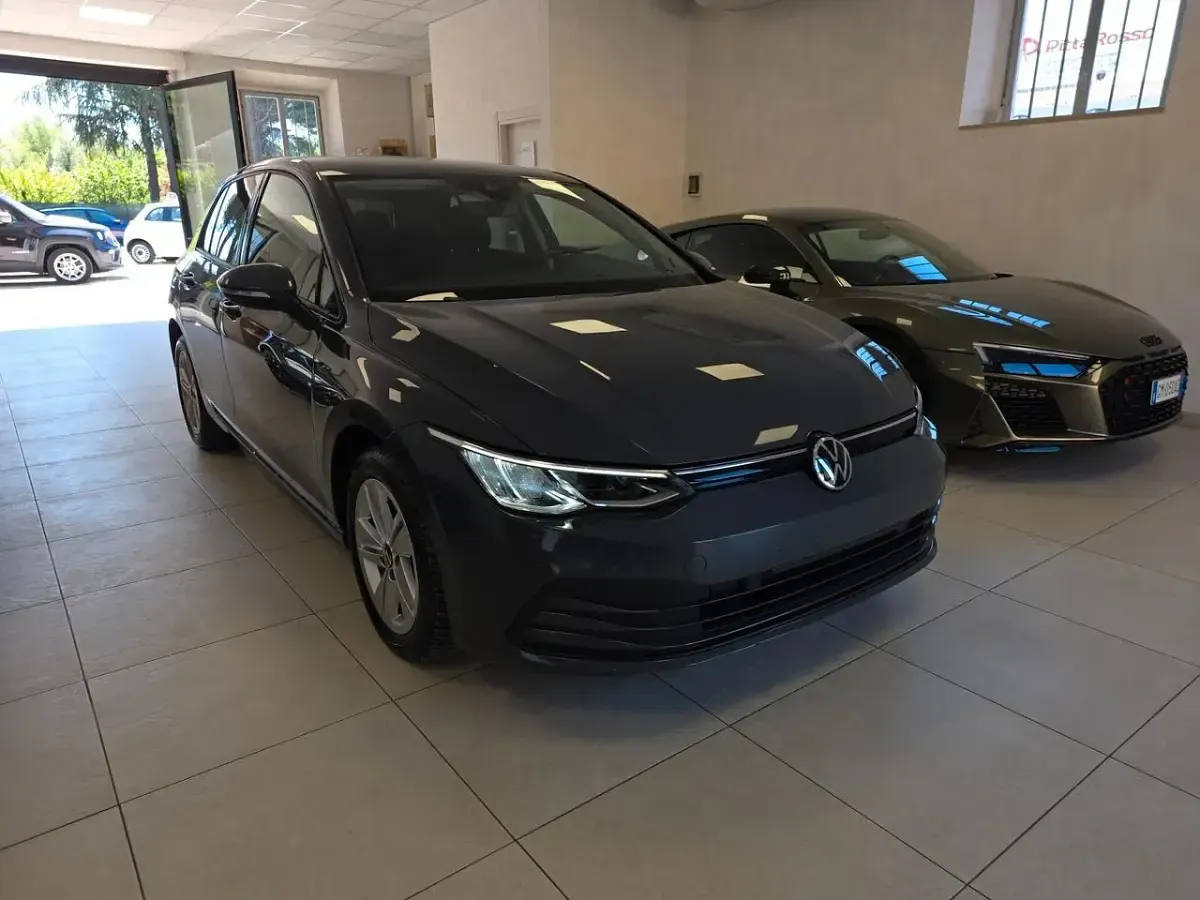 Usata VW Golf VIII Life 115 CV (84 kW) 2021 Grigio Berlina