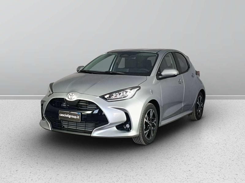 Argento Nuova 2025 Toyota Yaris Hybrid Trend Tre volumi | 22.000 € (Cara) - Immagine 1/4