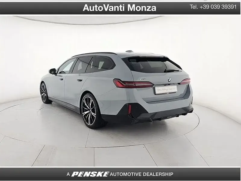Usata BMW 520 M Sport 197 CV (144 kW) 2024 Grigio Station wagon